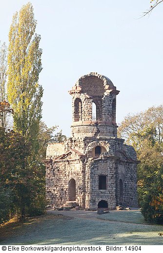 Der Merkur Tempel im Schwetzinger Schlossgarten