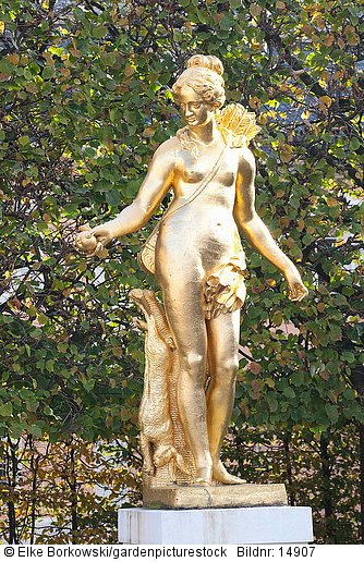 Statue im Schwetzinger Schlossgarten. Böotische Atalante