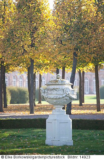 Vase im Schwetzinger Schloßgarten