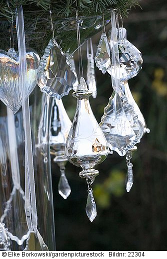 Winterliche Dekoration aus Glas  teilweise versilbert